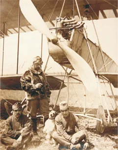 Historisches Foto: Pilot Hans Ritter Umlauff von Frankwell mit Mannschaft vor dem Flugzeug Lohner Pfeilflieger, 1911